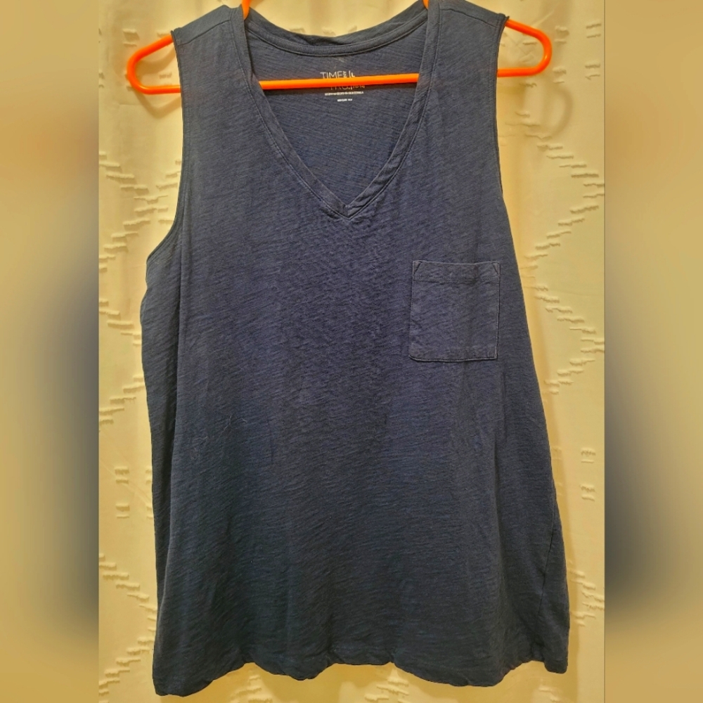 Womens sleevless top